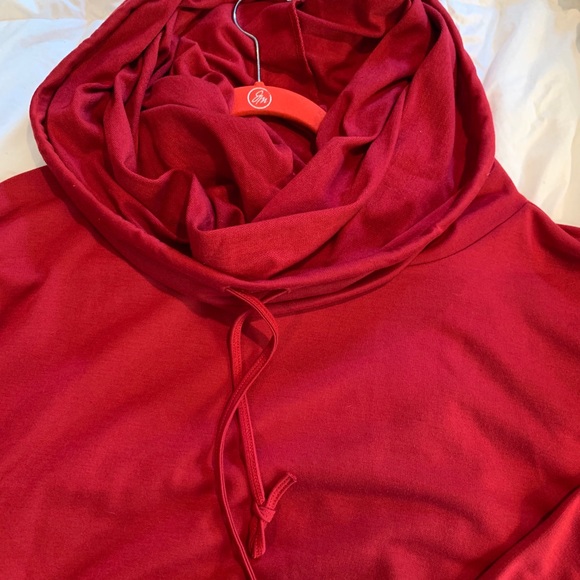 Lightweight big flowy, high-low sweatshirt. - Picture 4 of 7